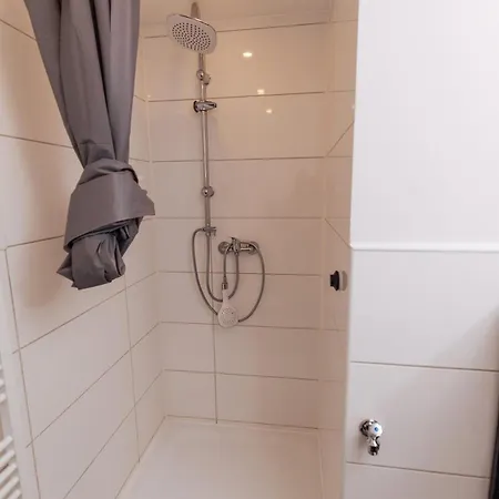 Classic & Cream - Netflix - Wifi - - 4 Person Essen