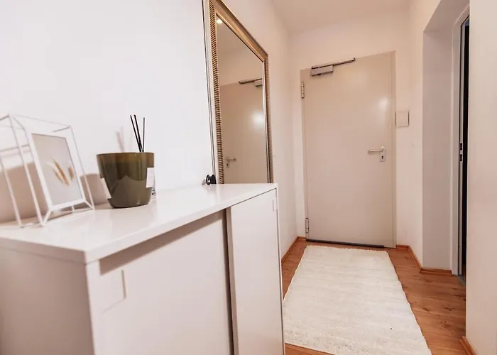 Classic & Cream - Netflix - Wifi - - 4 Person Apartment *